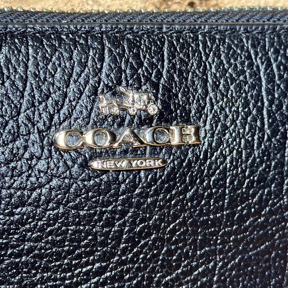 COACH Mickie Accordion Zip Wallet in Black Grain Leather - Picture 3 of 16